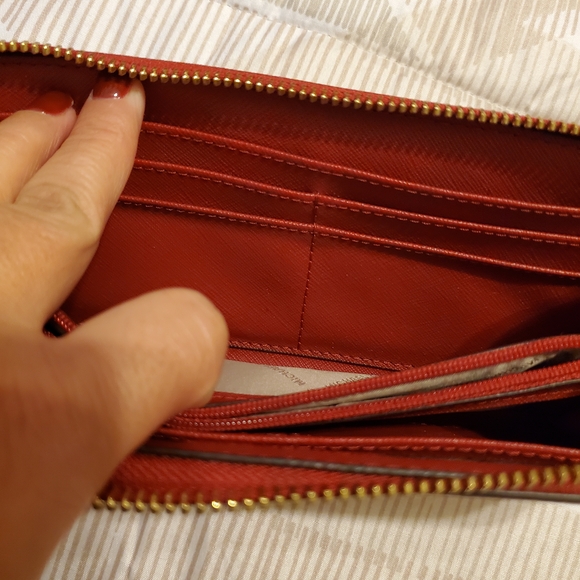 Michael Kors Red Tote Bag and Wallet Set - Picture 4 of 13